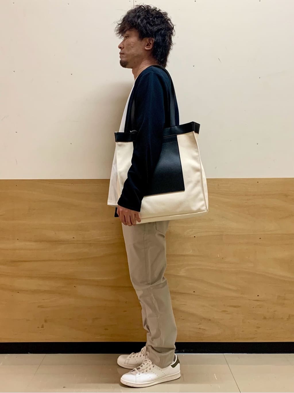 MATUさんの「THE SHOP TK｜【オールシーズン穿ける！】7DAYSストレッチへリンボンパンツ　ON&hArr;OFF兼用」を使ったコーディネート