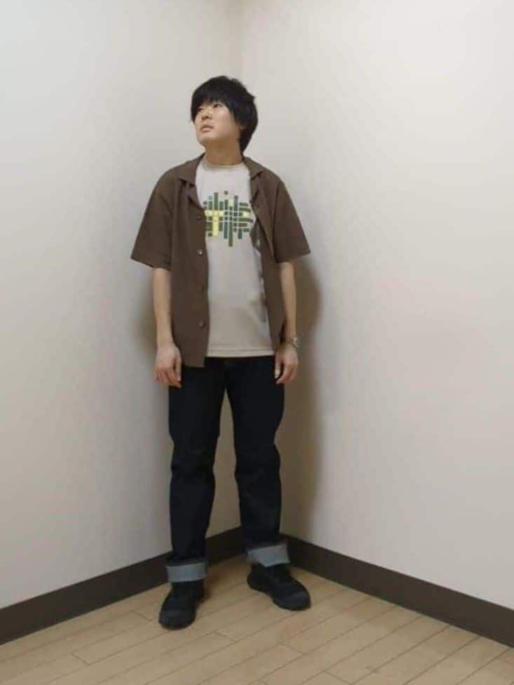 あきやまさんの「TAKEO KIKUCHI｜【モンスターストレッチ】日本製 ワンウォッシュ デニムパンツ」を使ったコーディネート
