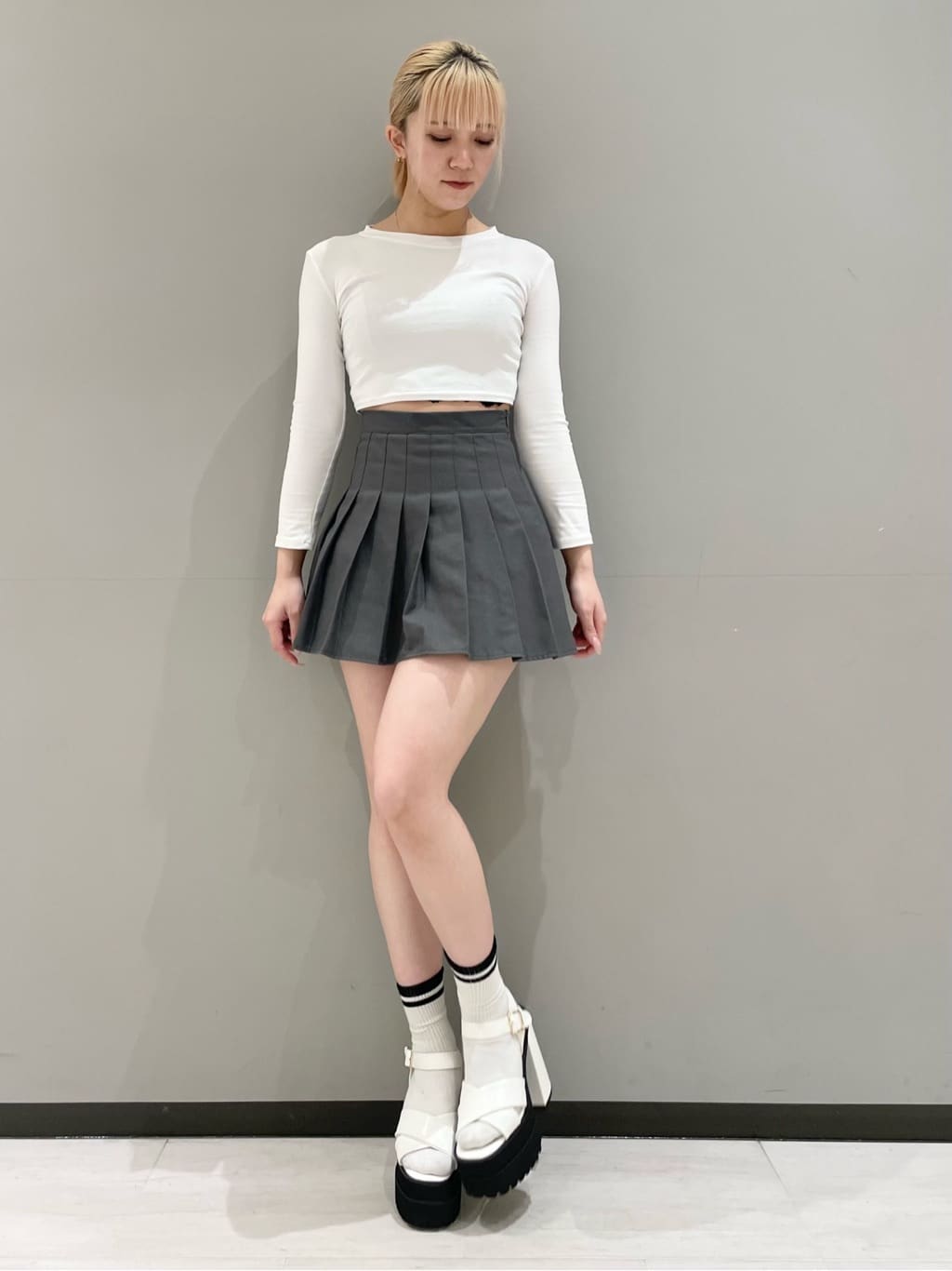 manamiさんの「ESPERANZA｜クロスタンクストームサンダル」を使ったコーディネート