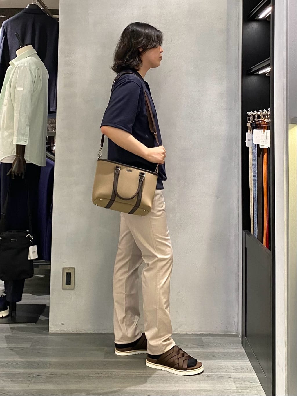 nishiさんの「TAKEO KIKUCHI｜【全7サイズ&times;8色展開！】トップマルチヘリンボン パンツ」を使ったコーディネート