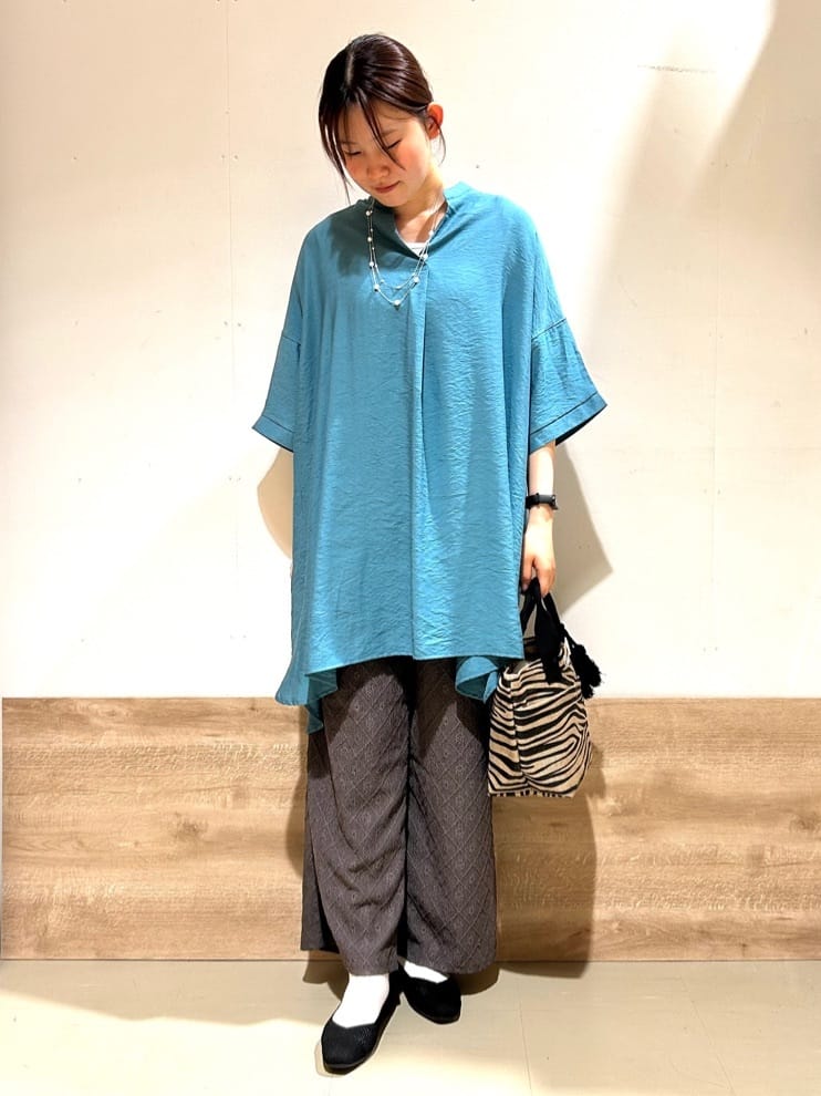 花さんの「SHOO･LA･RUE｜◆【洗える/S-LL/ひんやり】ゆったりチュニックワンピース」を使ったコーディネート