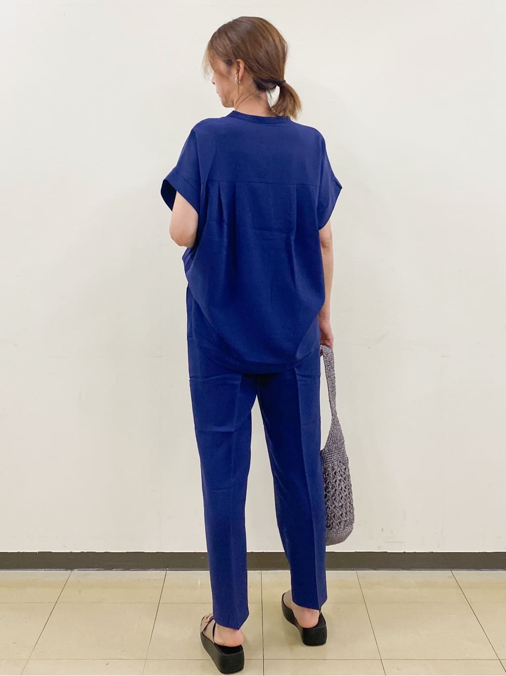 miさんの「index｜《7色展開／SS-LLサイズ》ストレッチスキッパーブラウス／セットアップ対応【洗濯機洗い可／防シワ】」を使ったコーディネート