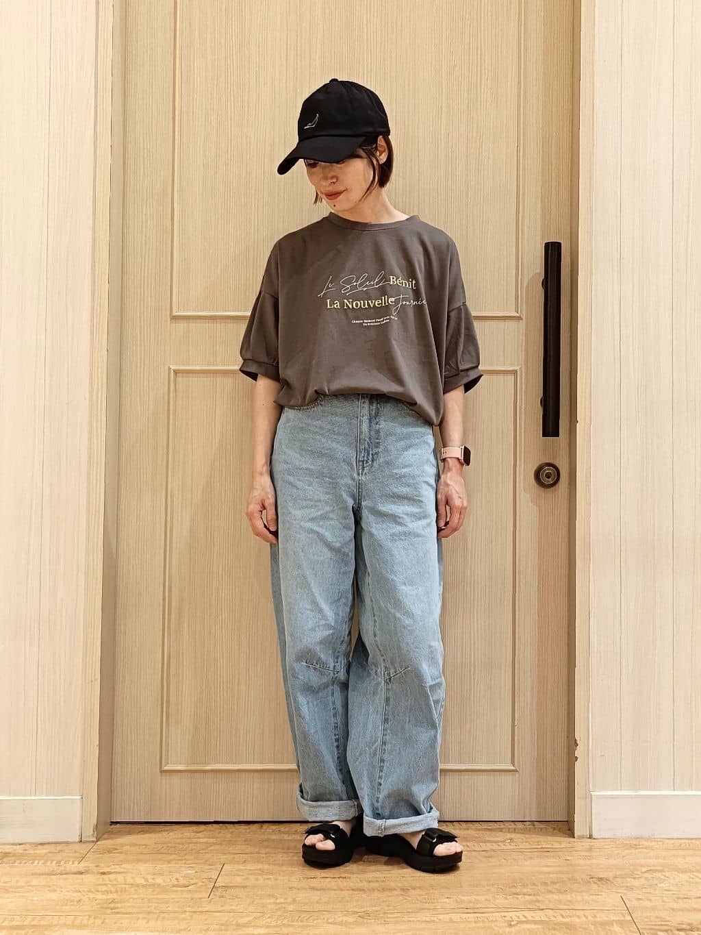 manikoさんの「SHOO･LA･RUE｜【S-LL/ひんやり/UV】ぷっくりラメプリントロゴTシャツ」を使ったコーディネート