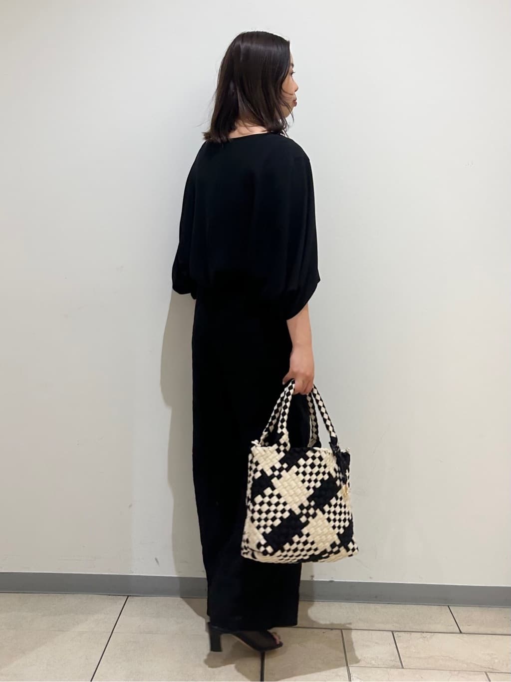 kanoさんの「UNTITLED｜◆【旬トレンド】メッシュミュール」を使ったコーディネート