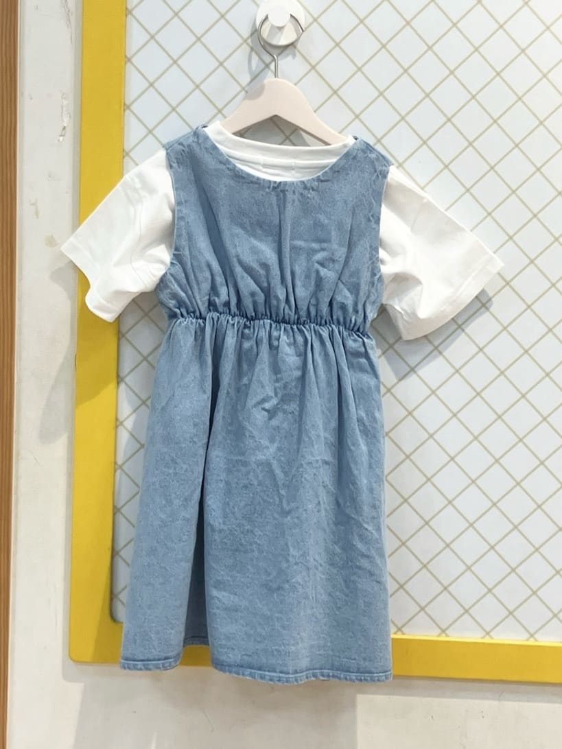 蒼さんの「SHOO･LA･RUE｜◆【洗える/100-150cm】スカラップ使いがキュートな デニムジャンドレ」を使ったコーディネート