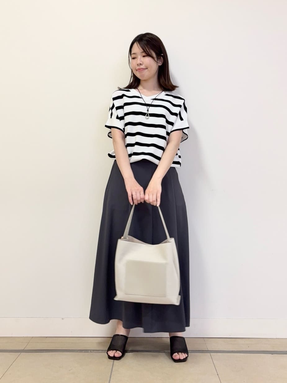 asamiさんの「UNTITLED｜◆【セットアップ可/接触冷感/イージーケア】リラクミスト フレアスカート」を使ったコーディネート