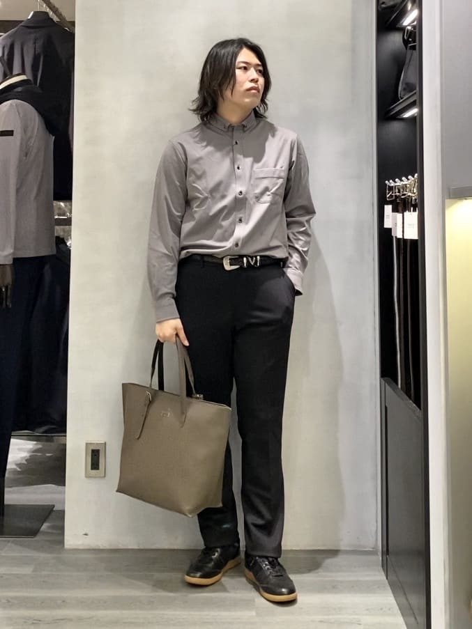 nishiさんの「TAKEO KIKUCHI｜【ONOFF対応】TRダブルニット ストレッチパンツ」を使ったコーディネート