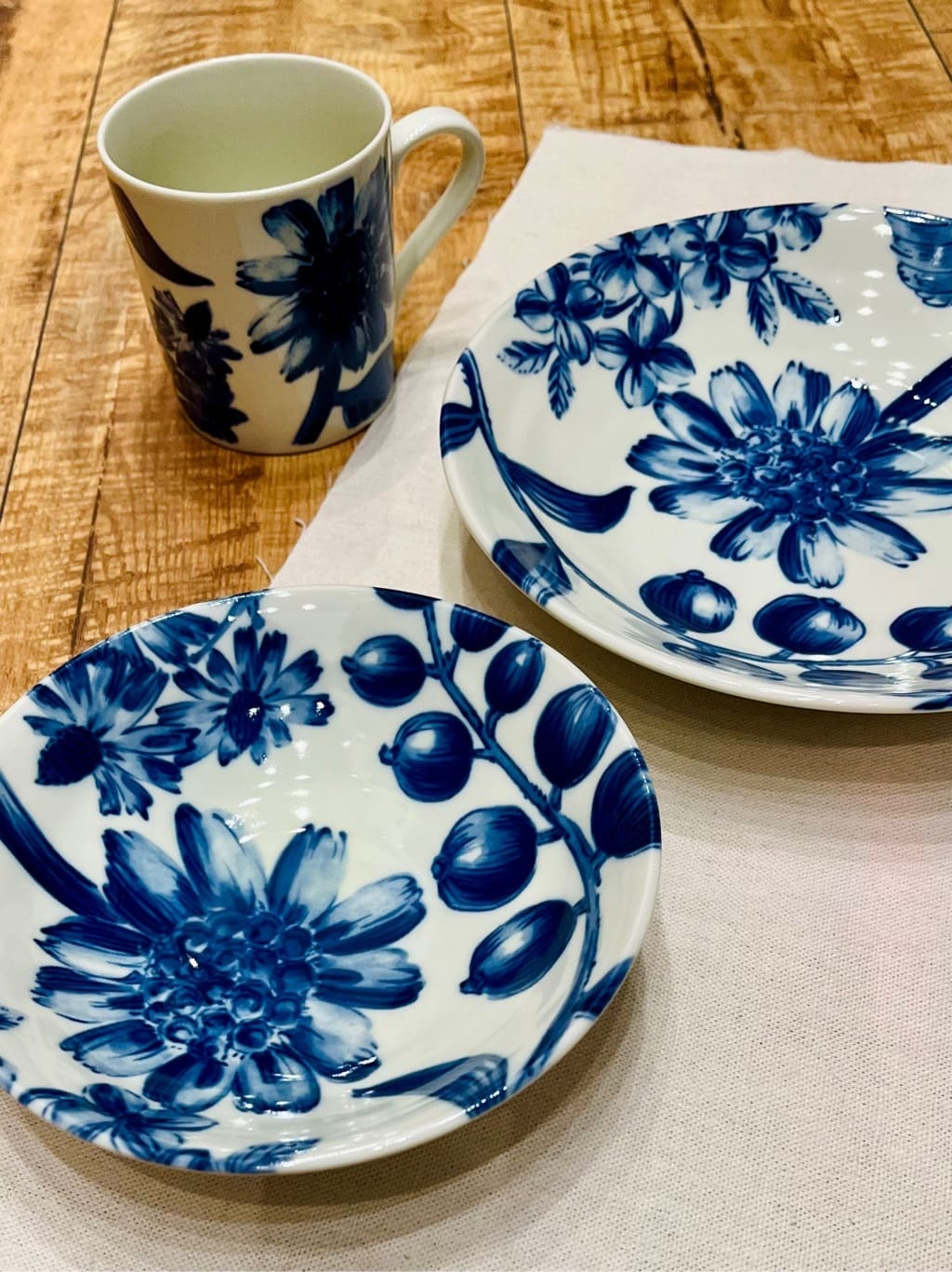 ぐっちさんの「212 KITCHEN STORE｜ボタニカル ボウル ダリア」を使ったコーディネート
