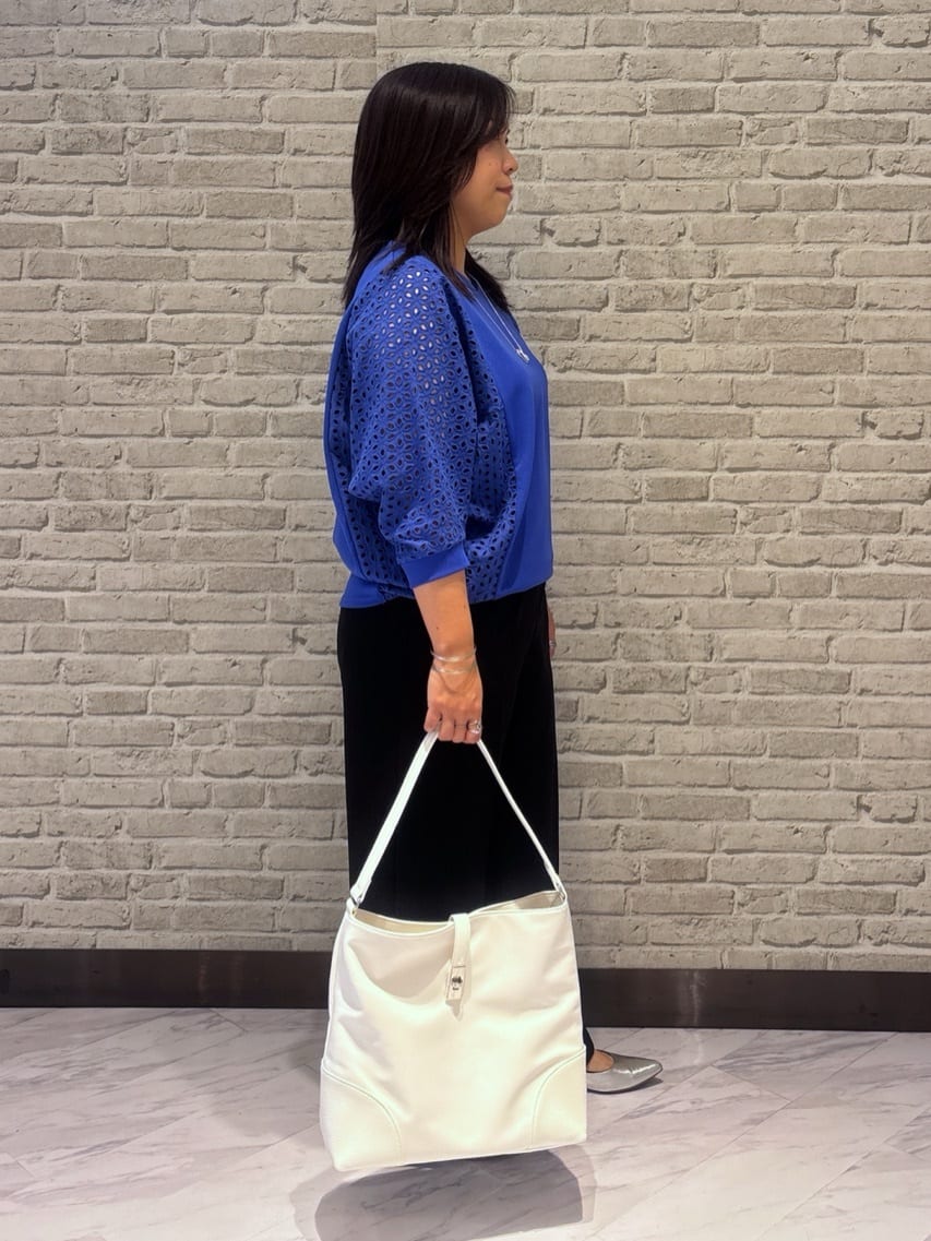 Akiさんの「INDIVI｜◆【洗える／体型カバー】レースコンビトップス」を使ったコーディネート