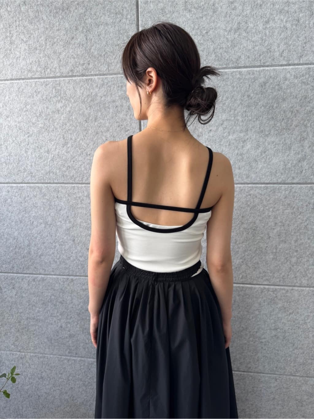 uchi__yamaさんの「CODE A｜side slit volume skirt」を使ったコーディネート