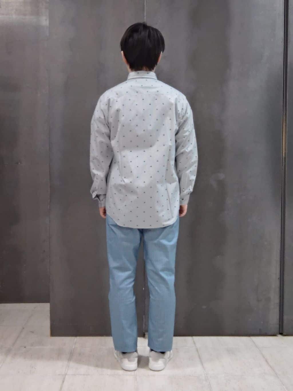 shiominさんの「TAKEO KIKUCHI｜ハットモチーフ ジャカード ストライプ シャツ」を使ったコーディネート
