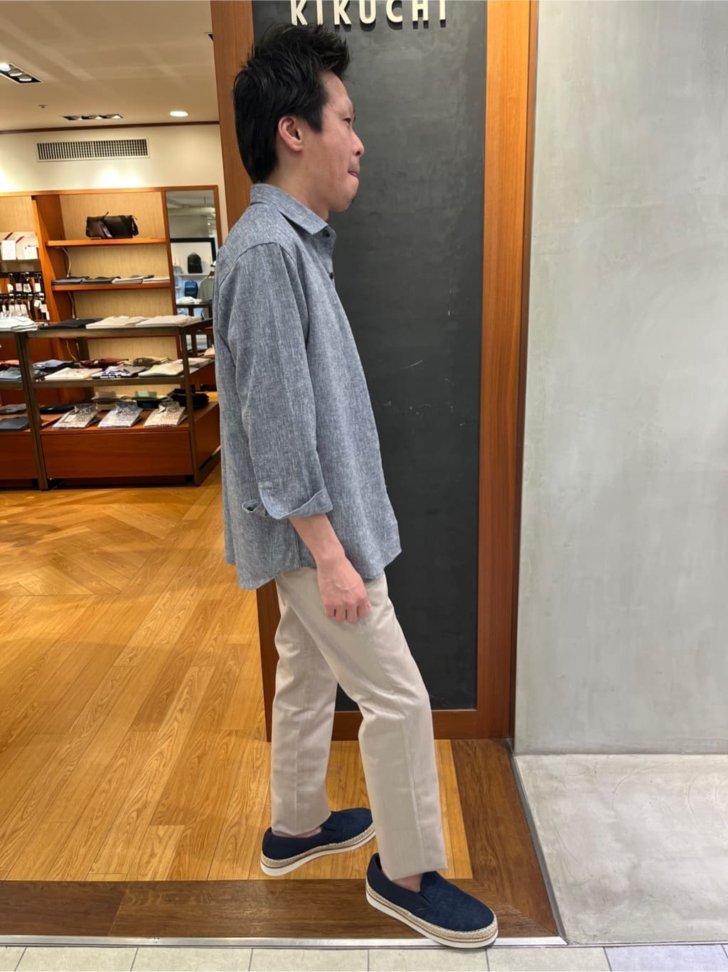 Yokochiさんの「TAKEO KIKUCHI｜【抗菌防臭／5サイズ展開】ハイゲージポンチ Tシャツ」を使ったコーディネート