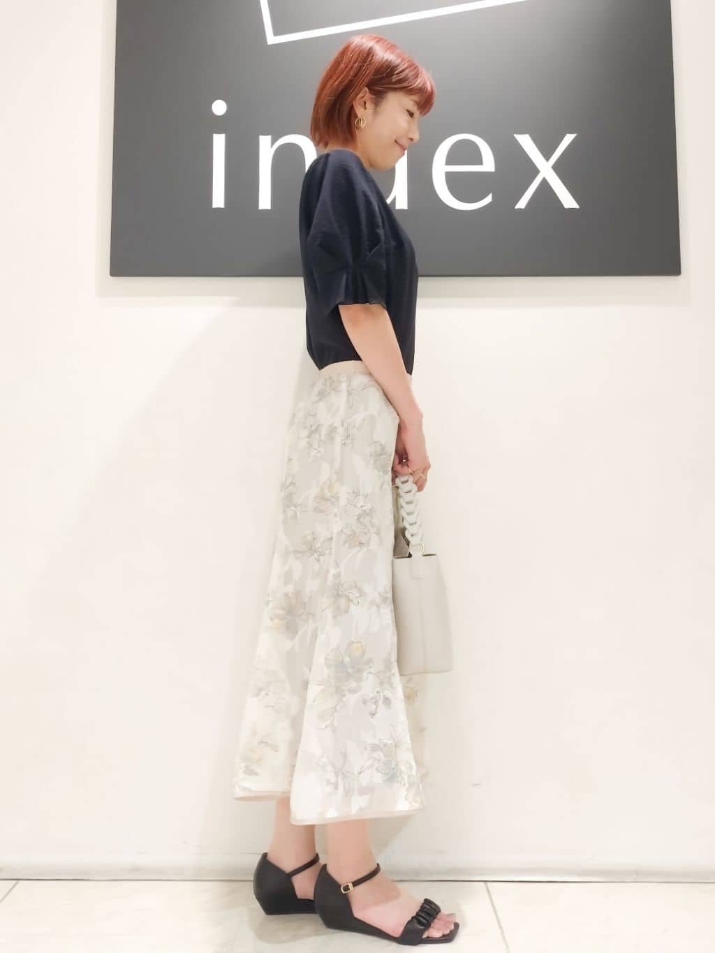 n.さんの「index｜《8色展開／XS-LLサイズ》タックパフスリーブブラウス【洗濯機洗い可／吸水速乾／防シワ／抗ピル】」を使ったコーディネート
