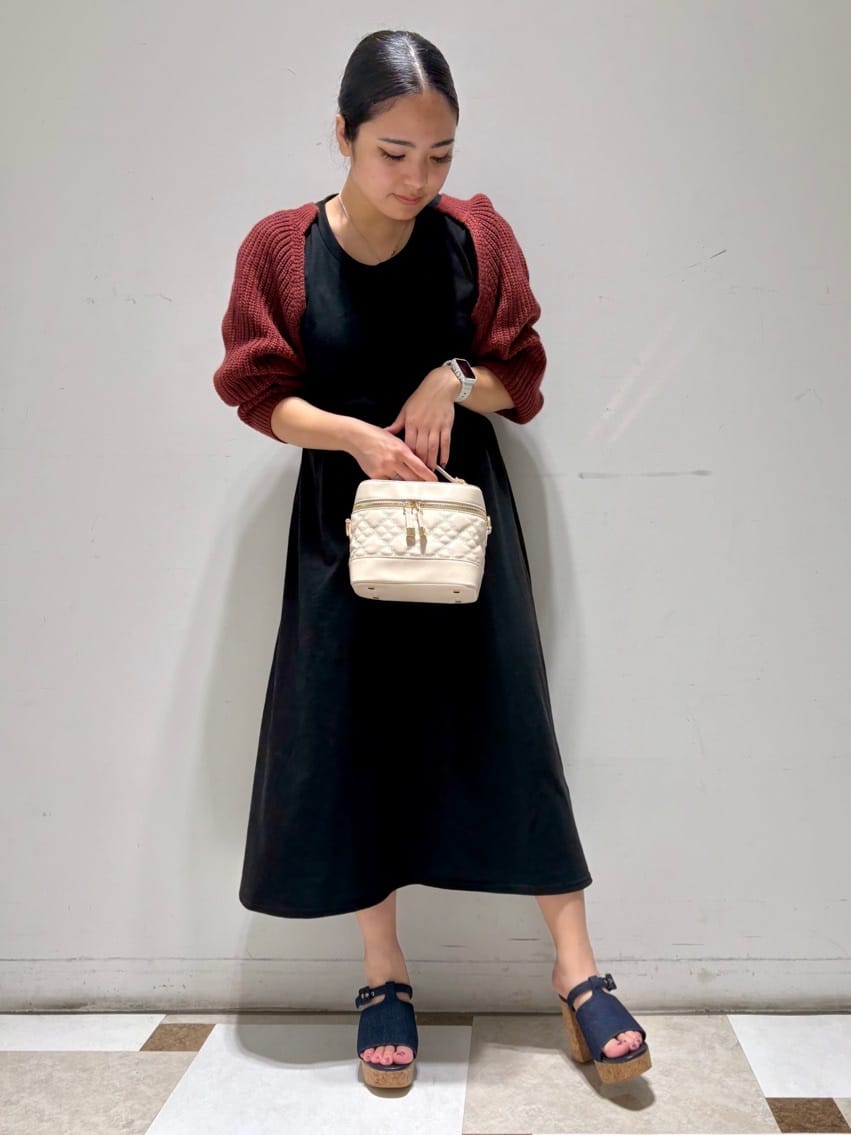 のはらっちょさんの「ESPERANZA｜ミニバックルコルクヒールミュール」を使ったコーディネート