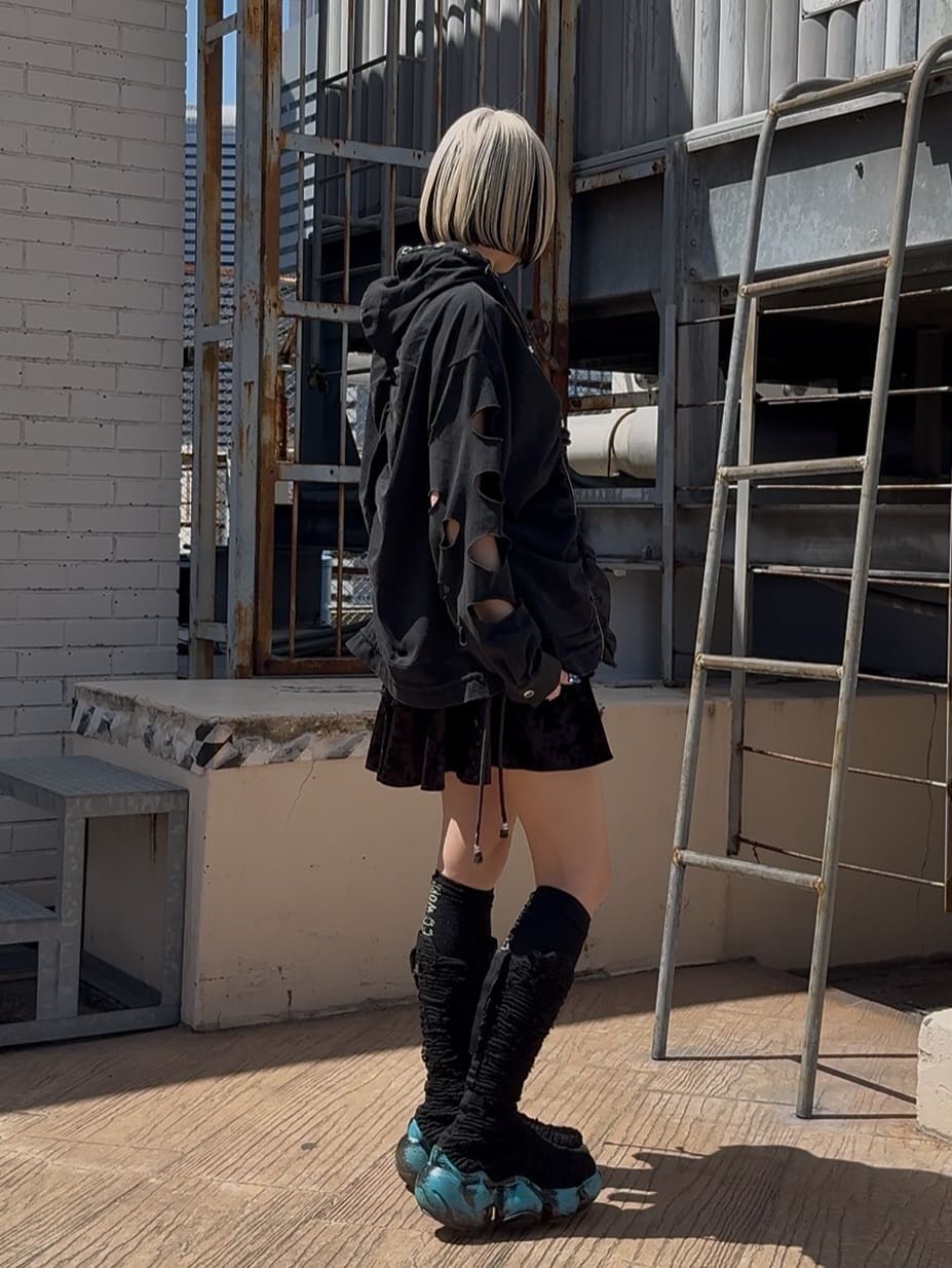 川本葵さんの「tk.TAKEO KIKUCHI｜◆K&rsquo;PJT by AOI 『Lightweight Parka』」を使ったコーディネート