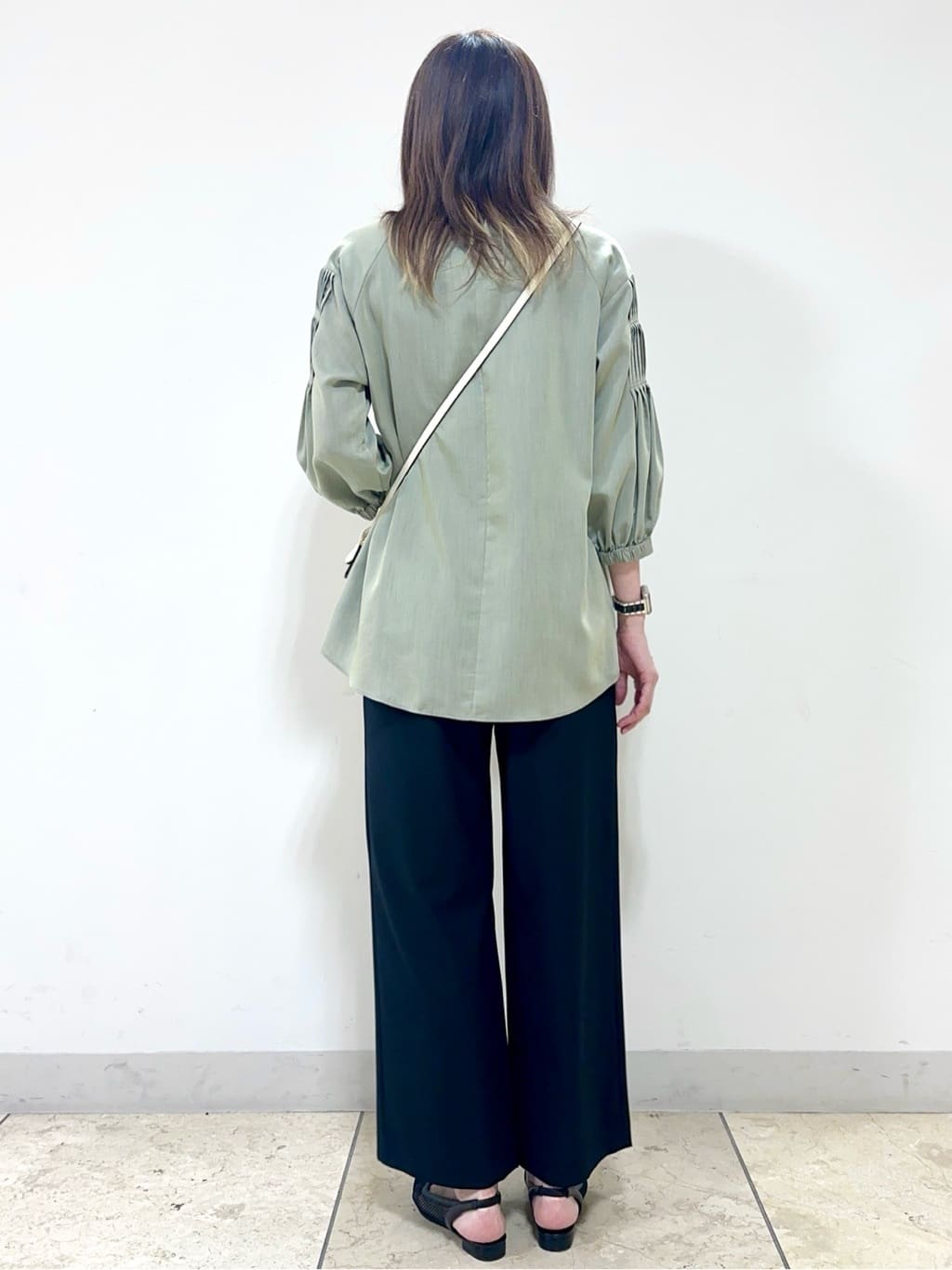 イト子さんの「Reflect｜◆【洗える】オフボディシャツブラウス」を使ったコーディネート