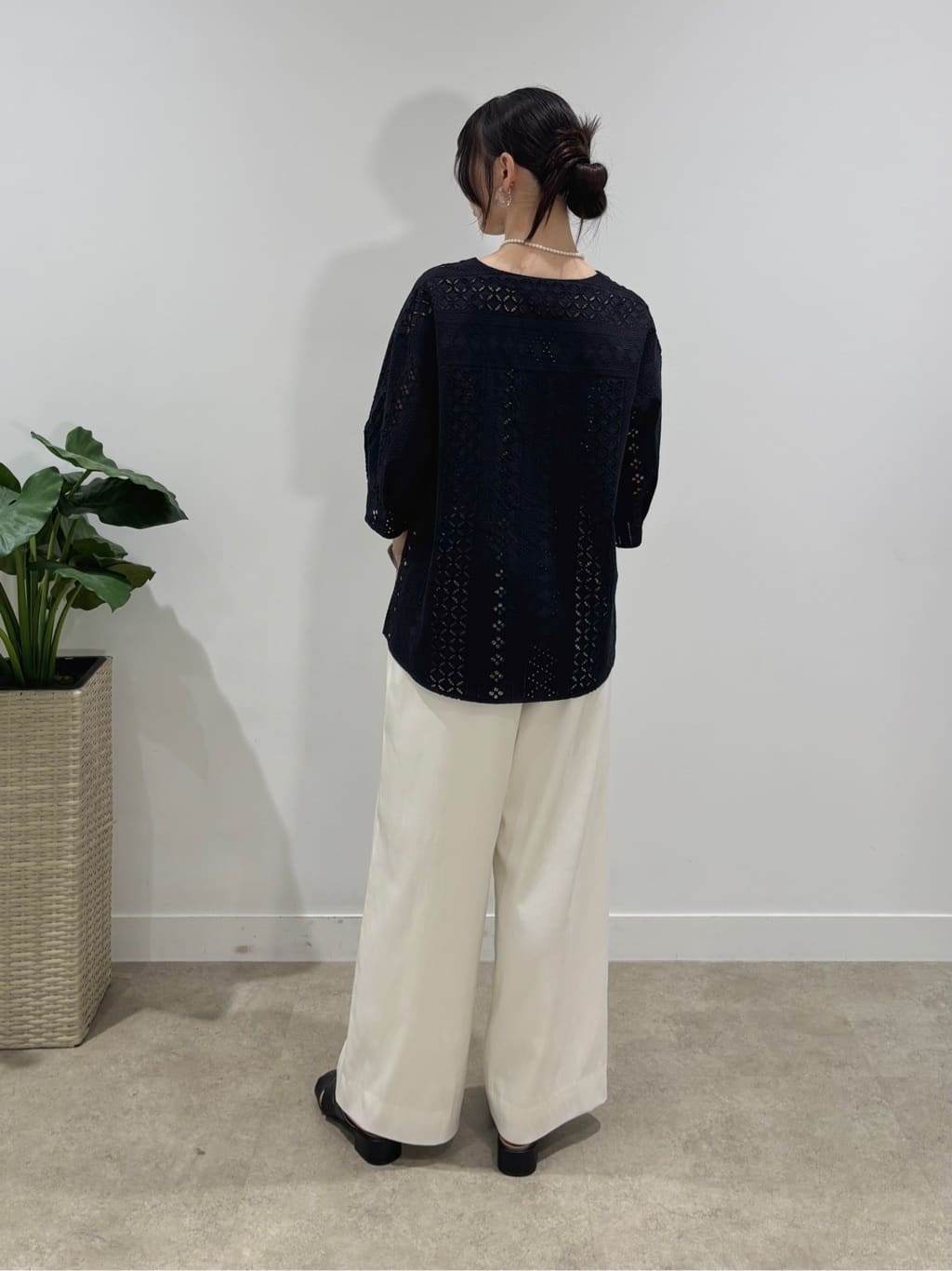 ibukiさんの「INDIVI｜◆【刺繍／レース】スラッシュネックブラウス」を使ったコーディネート