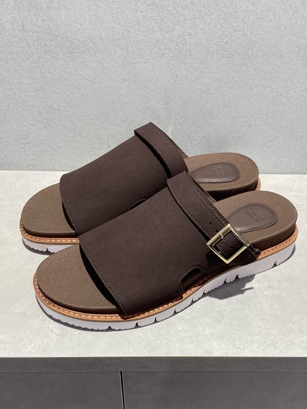 nishiさんの「TAKEO KIKUCHI｜【Made in JAPAN】播州織 ストレッチ パンツ」を使ったコーディネート
