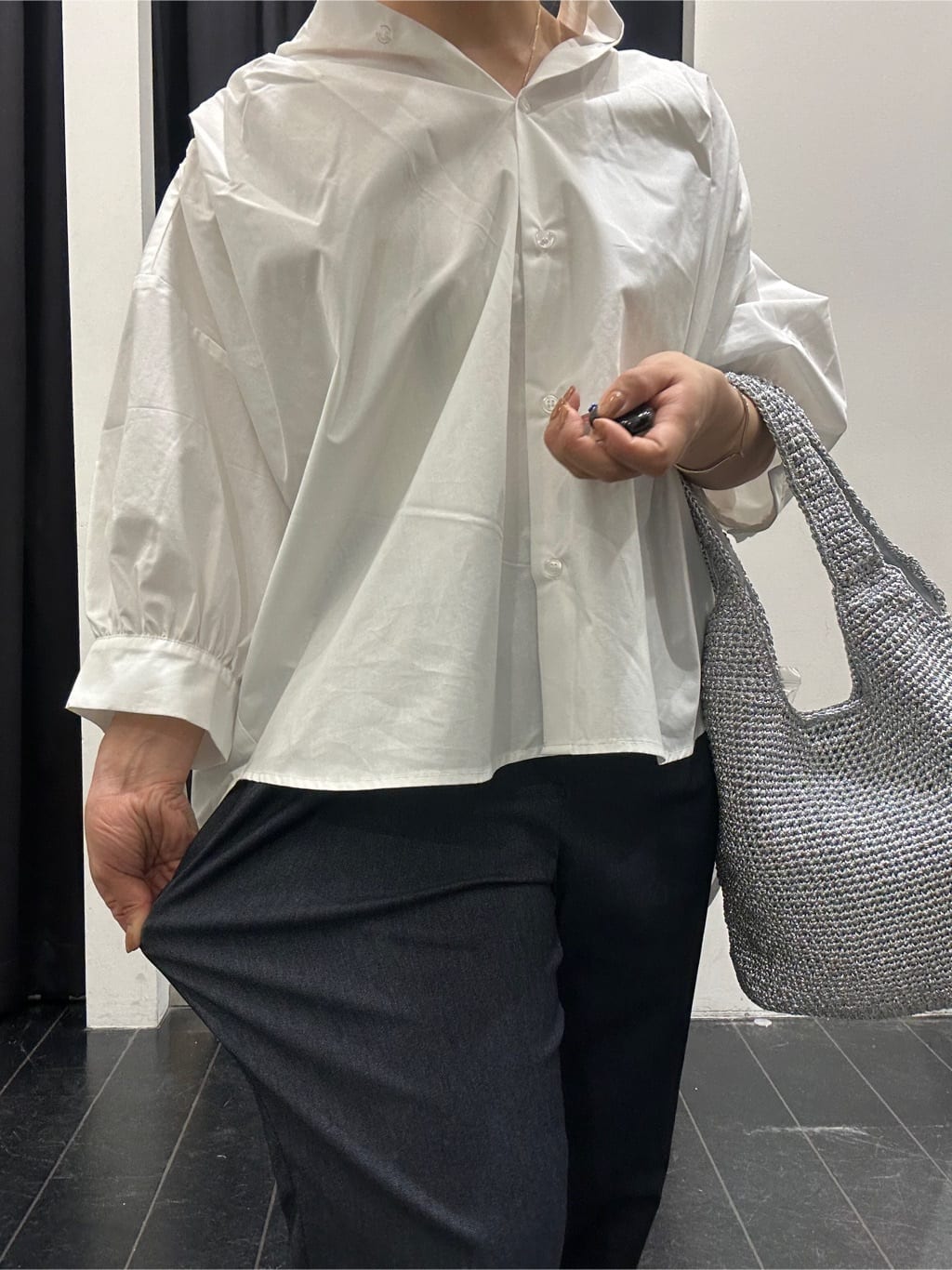 ひらのみさんの「THE SHOP TK｜◆【体型カバー】6分袖バックシャーリングシャツ/洗える」を使ったコーディネート