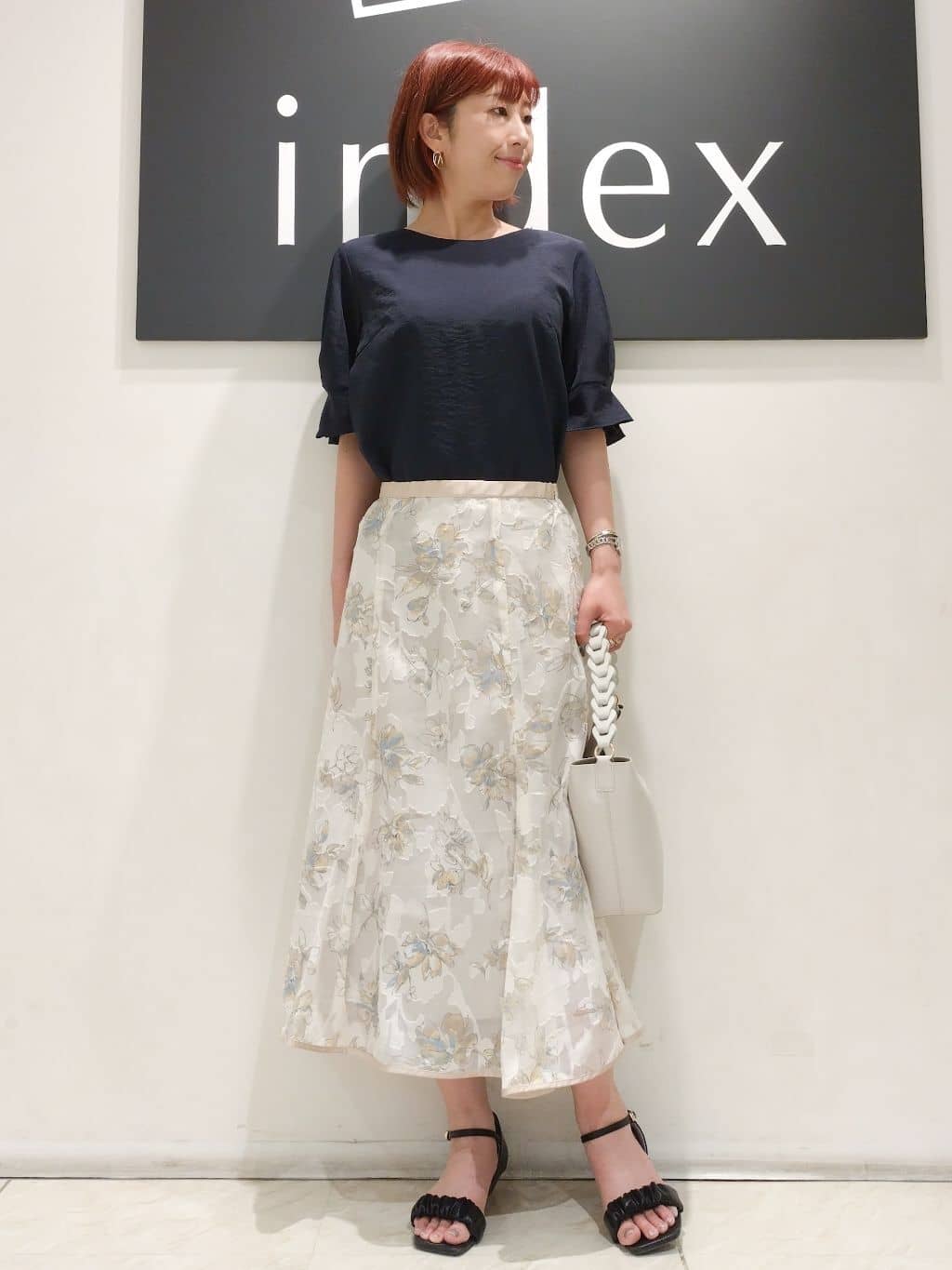 n.さんの「index｜◆【2WAY】スクエアミドルペーパーかごバッグ」を使ったコーディネート