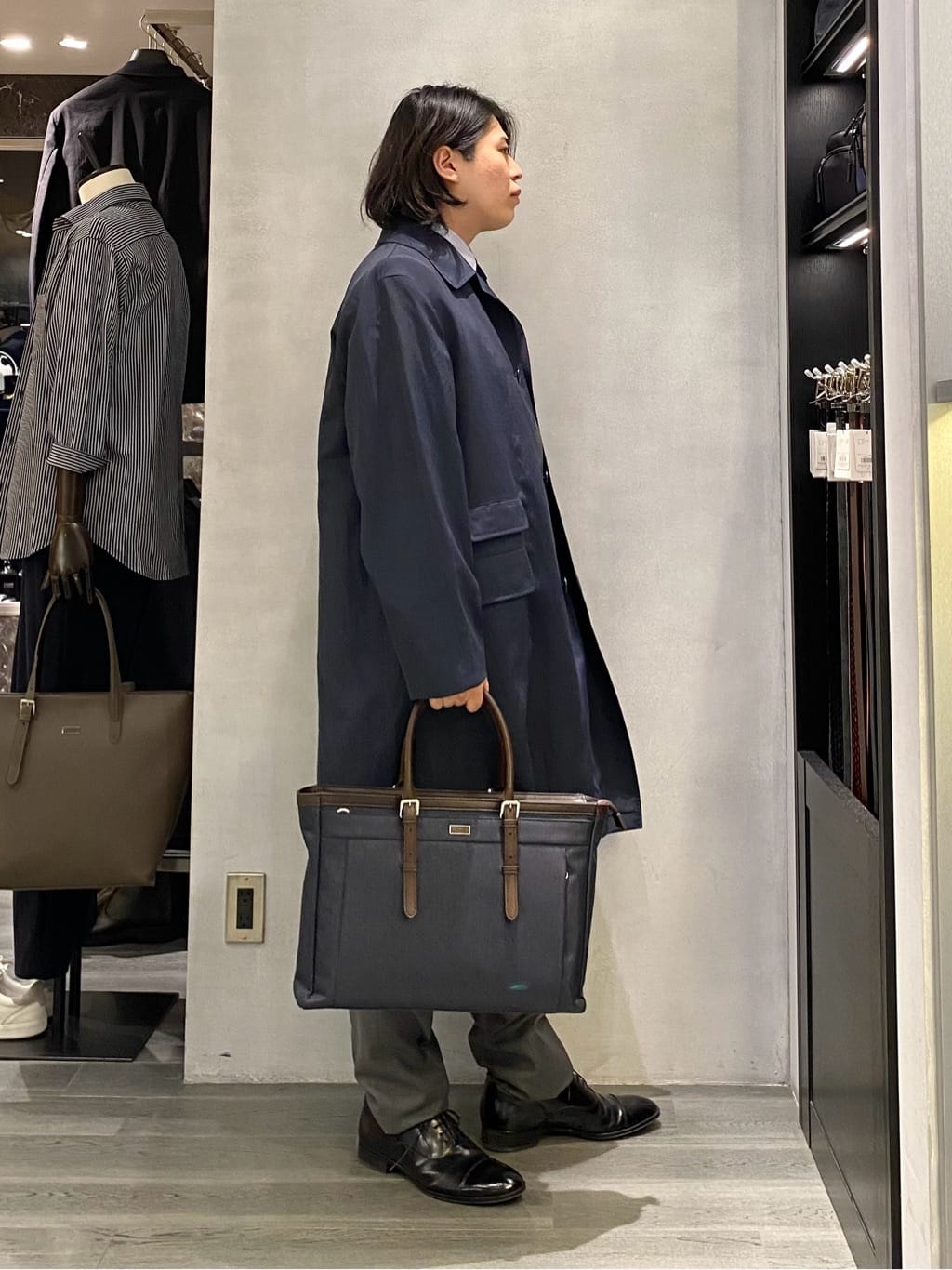 nishiさんの「TAKEO KIKUCHI｜ドビーストライプ ビジネス シャツ」を使ったコーディネート