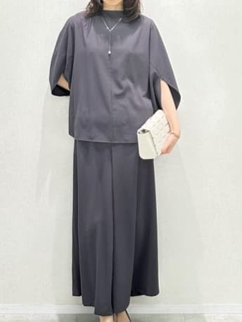 Miwaさんの「UNTITLED｜【手洗い／88cm正方形】シアー素材チェーン柄スカーフ」を使ったコーディネート