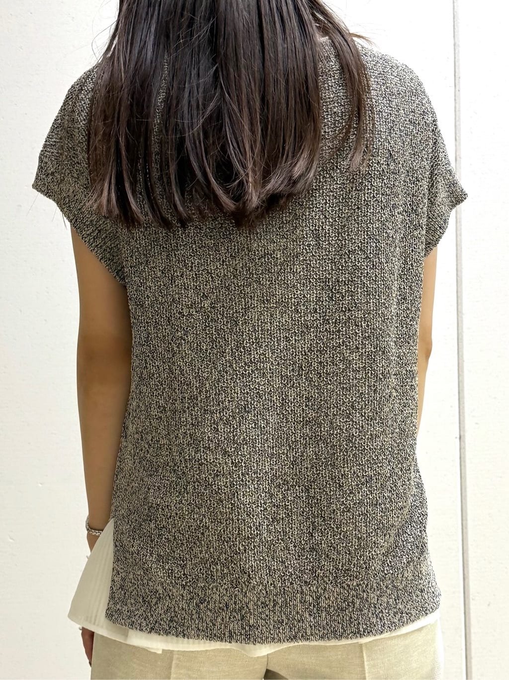 mamiさんの「INDIVI｜【洗える／レイヤードにも活躍】ペプラムインナートップス」を使ったコーディネート