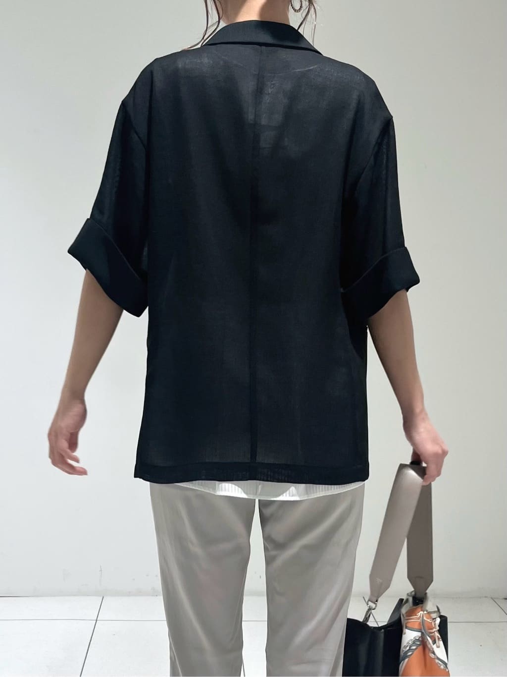 shioriさんの「INDIVI｜【洗える／レイヤードにも活躍】ペプラムインナートップス」を使ったコーディネート
