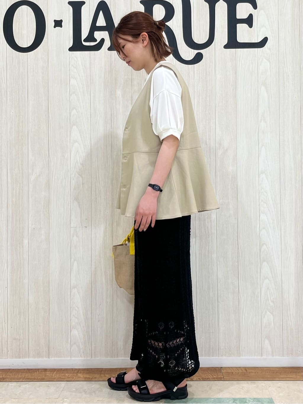 shiiさんの「SHOO･LA･RUE｜【S-LL/ひんやり/UV】ぷっくりラメプリントロゴTシャツ」を使ったコーディネート