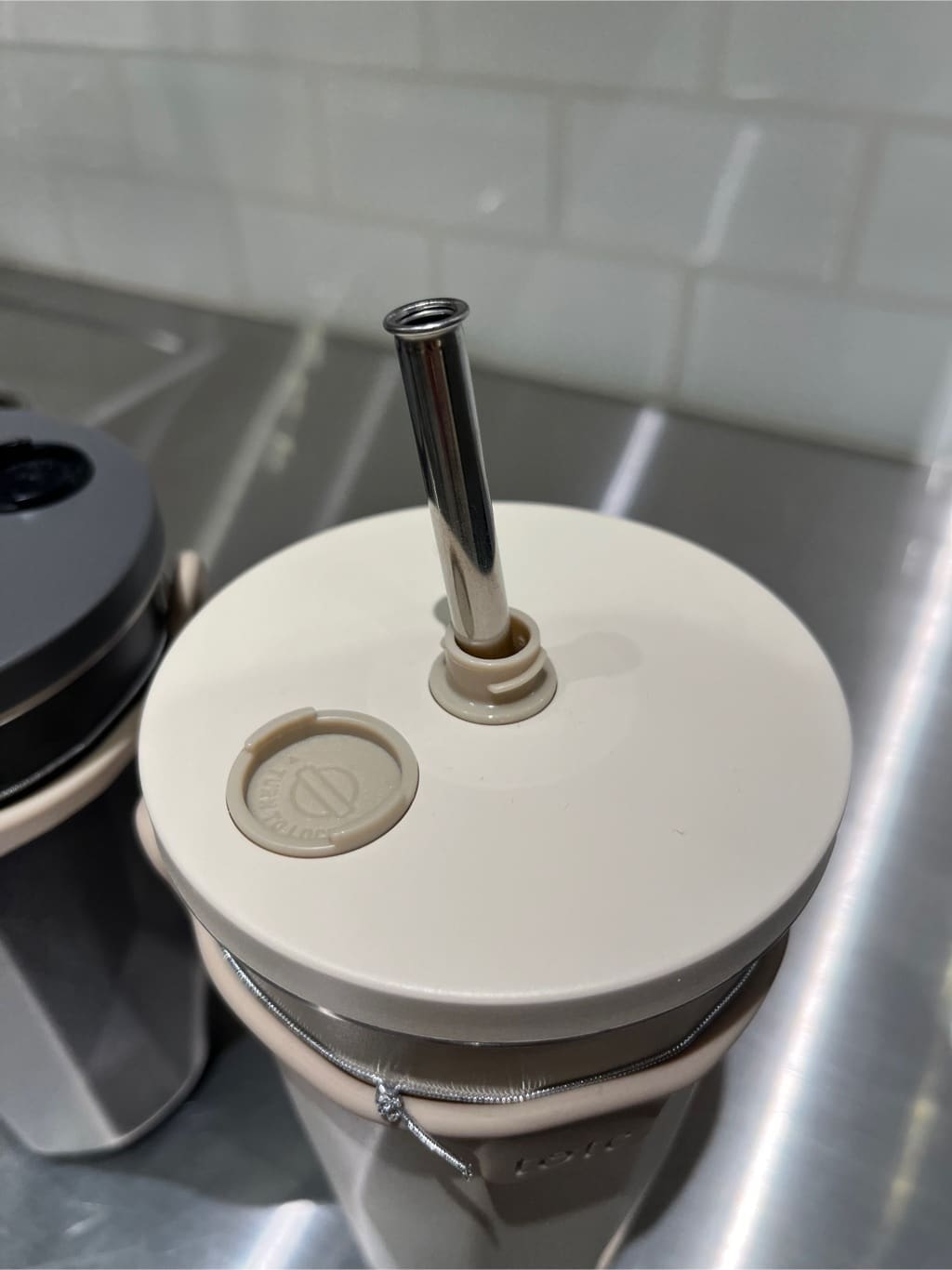 えびさんの「212 KITCHEN STORE｜ストロー付2wayタンブラー570ml アイボリー」を使ったコーディネート