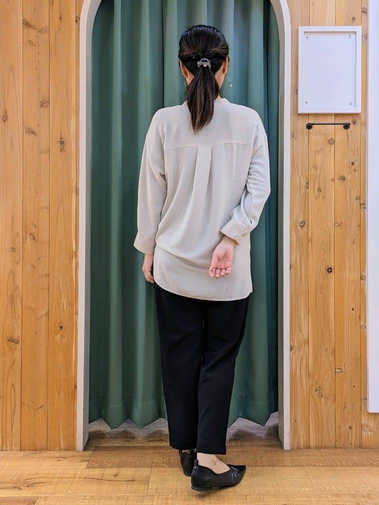 ショーコラさんの「SHOO･LA･RUE｜◆【洗える/S-LL】さらさらタッチが心地よい ゆったりチュニック」を使ったコーディネート