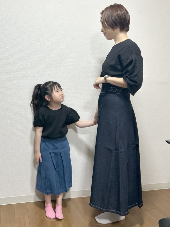 ga_riさんの「THE SHOP TK｜◆【110-150】タックプリーツスカート/親子リンク・洗濯機OK」を使ったコーディネート
