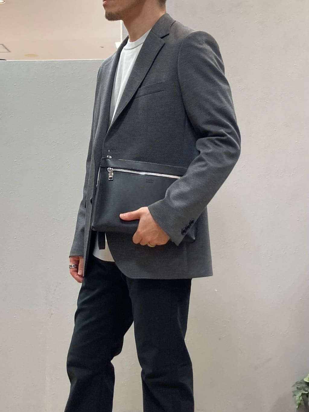 シュンさんの「TAKEO KIKUCHI｜【Made in JAPAN】播州織 ストレッチ パンツ」を使ったコーディネート