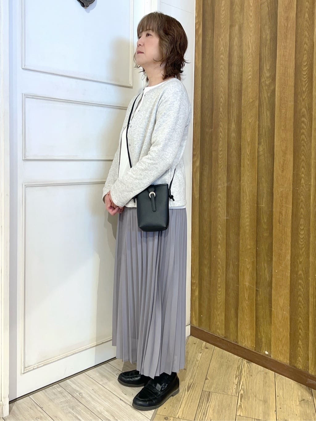 yuriyuriさんの「SHOO･LA･RUE｜◆【洗える/S-LL】大人カジュアルコーデに ミニ裏毛スナップカーディガン」を使ったコーディネート