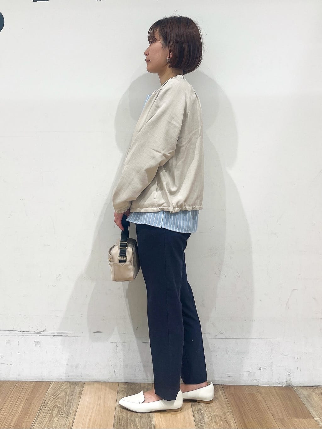 山さんさんの「grove｜◆【毎日着たい】麻調メッシュ袖コンシャスブラウス」を使ったコーディネート