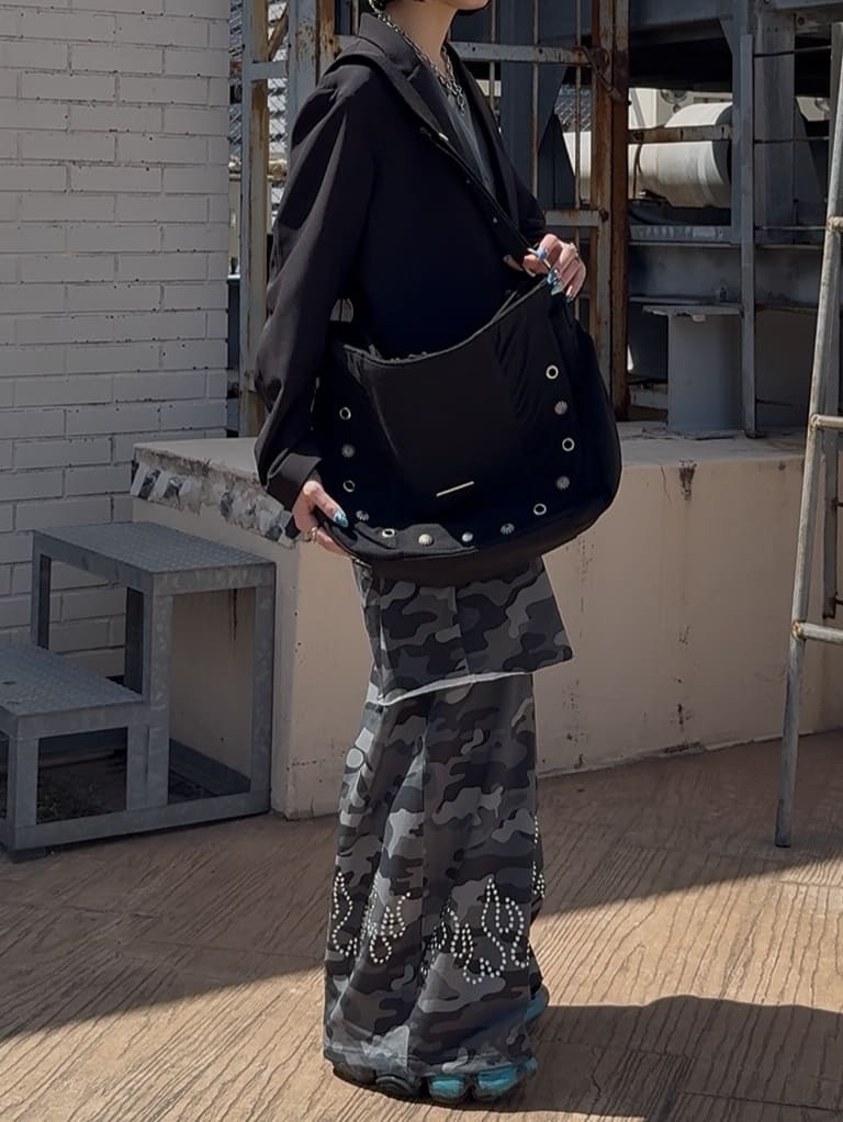 川本葵さんの「tk.TAKEO KIKUCHI｜◆K&rsquo;PJT by AOI 『Lightweight Pants』」を使ったコーディネート