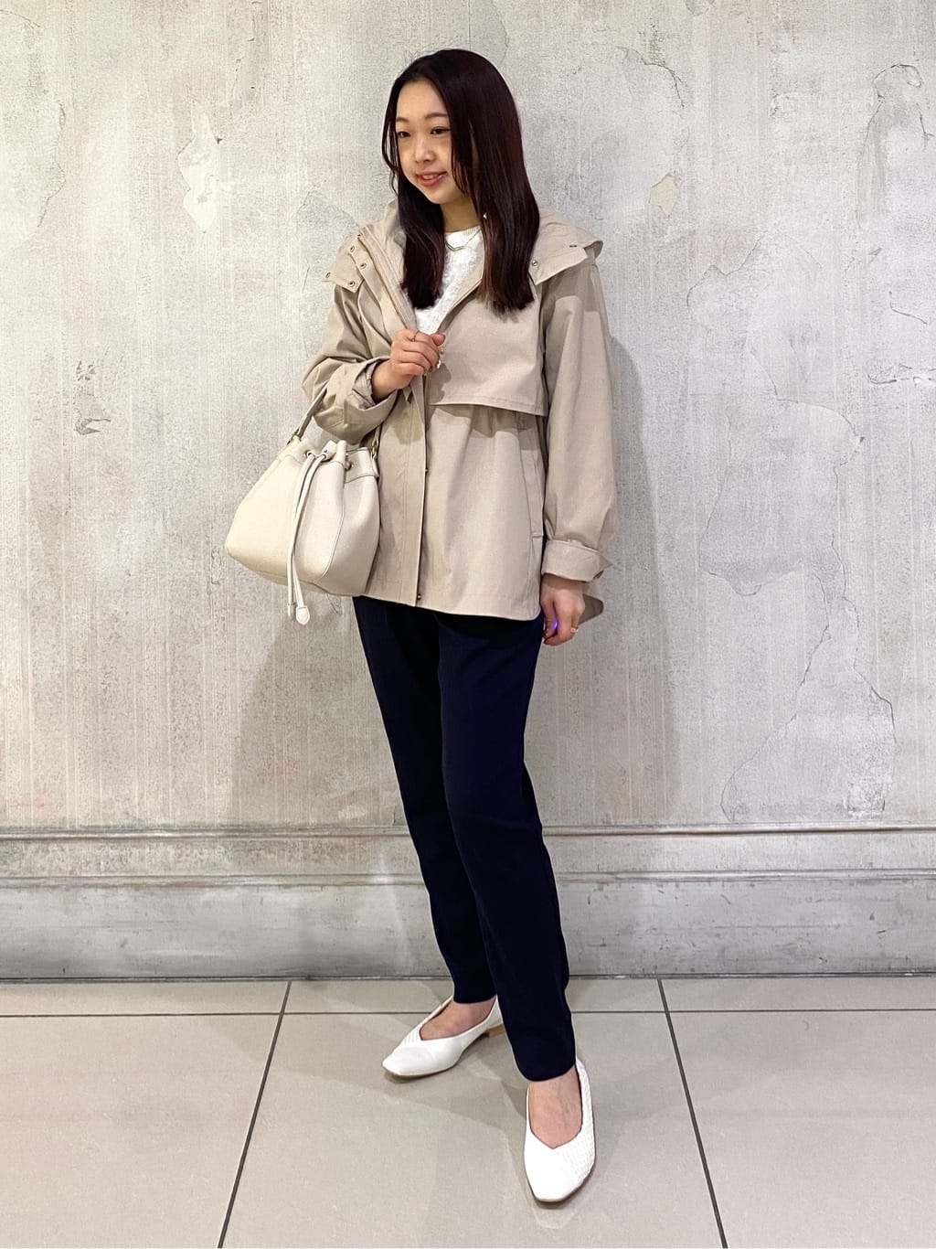 momoさんの「INDIVI｜【パンツ人気1位／褒められパンツ／洗える】ウエストゴムタックテーパードパンツ」を使ったコーディネート