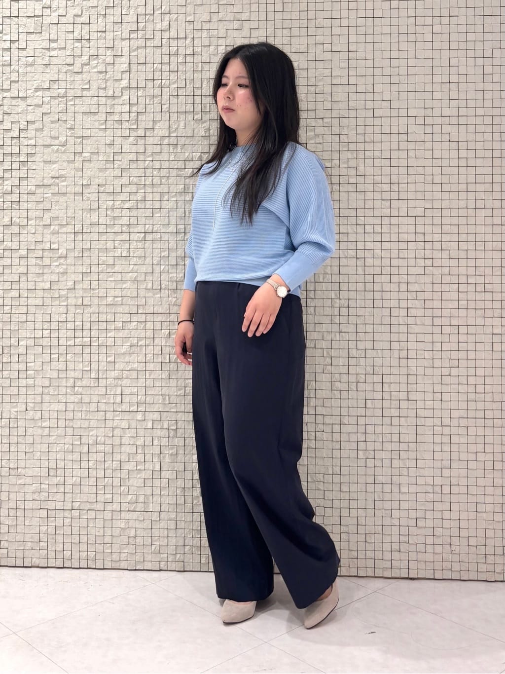 MEGUMIさんの「INDIVI｜【褒められパンツ／洗える／ウエストゴム】ワイドタックパンツ」を使ったコーディネート