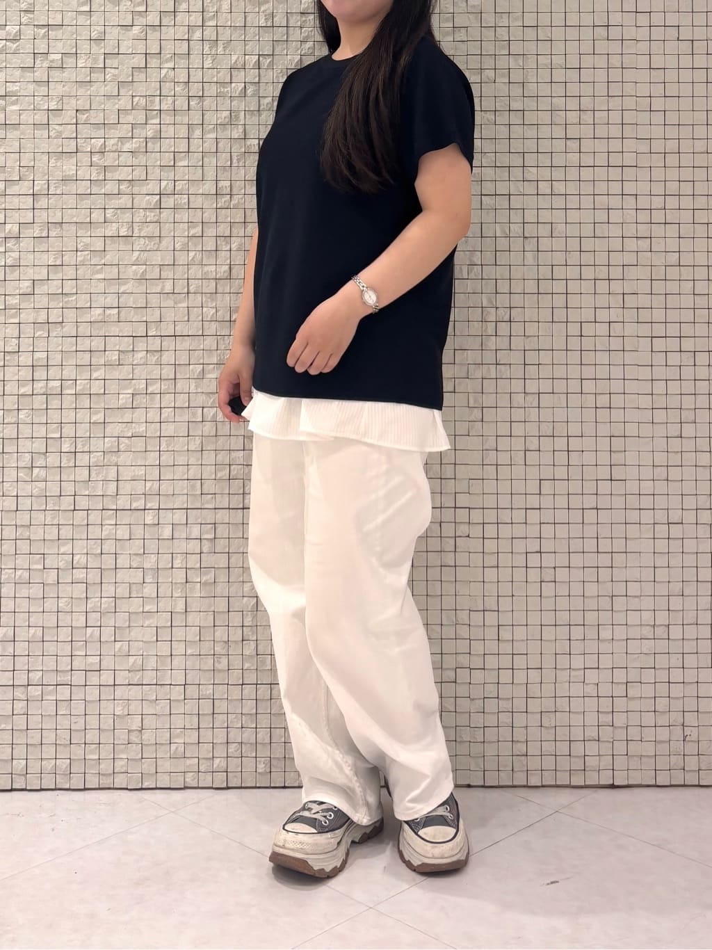 MEGUMIさんの「INDIVI｜【褒められデニム】ワイドストレート デニムパンツ」を使ったコーディネート
