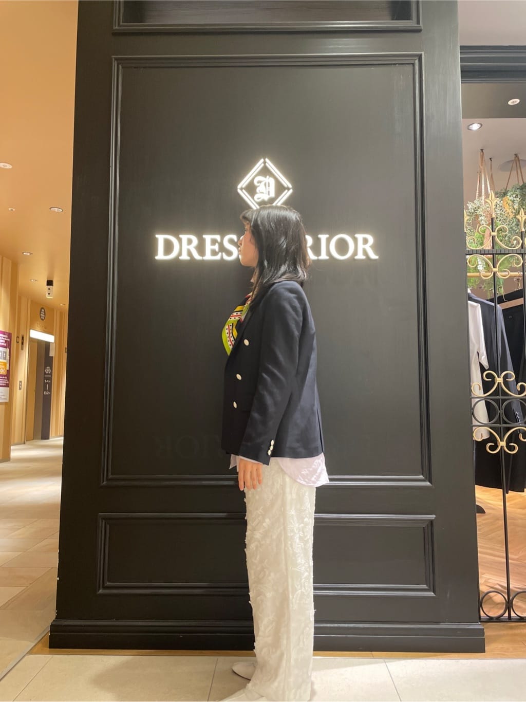 Karinさんの「DRESSTERIOR｜◆ドットスクエアシルクスカーフ」を使ったコーディネート