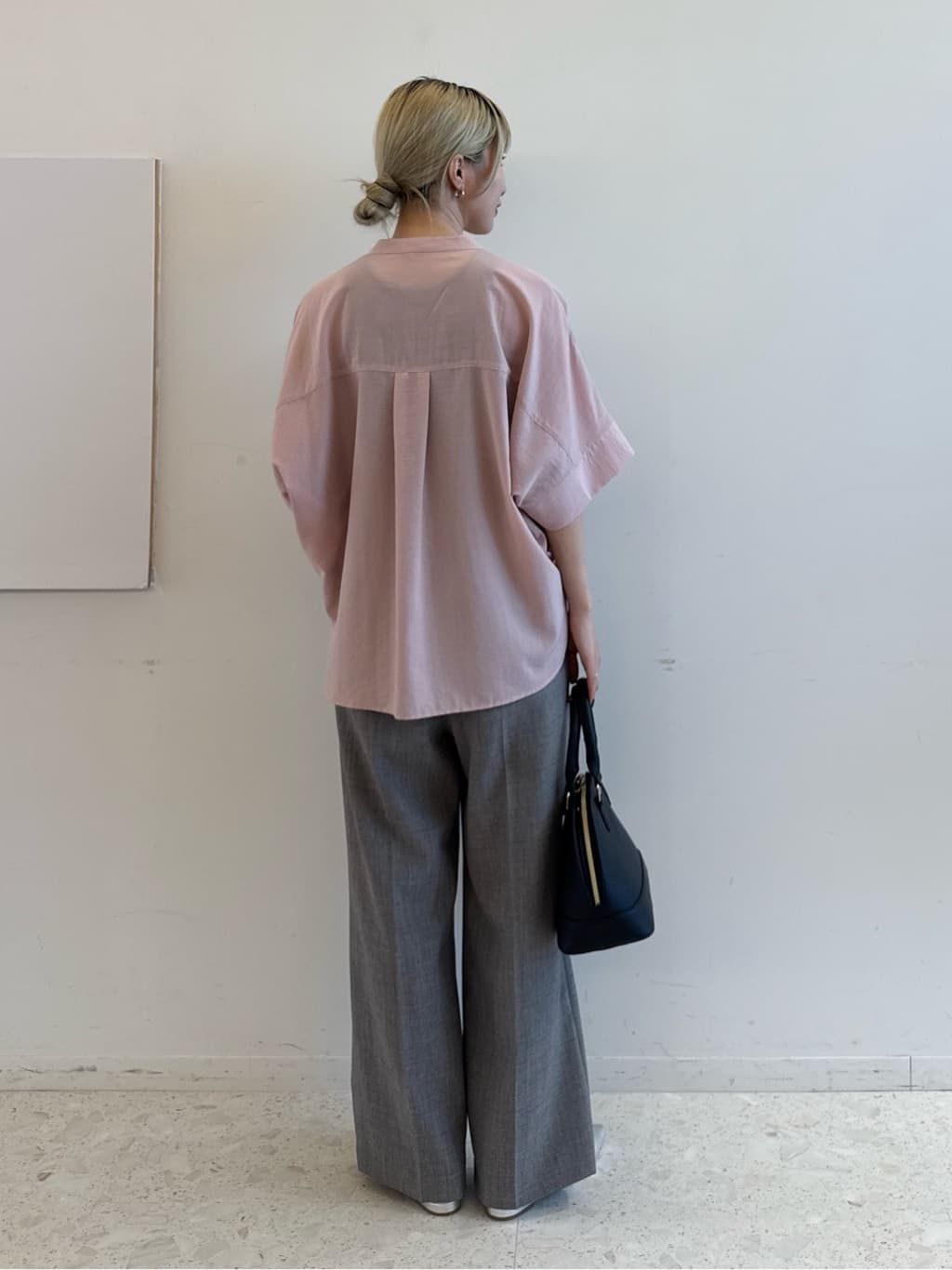omaさんの「THE SHOP TK｜◆ドルマンブラウス【7色展開/洗濯機OK/体型カバー】」を使ったコーディネート