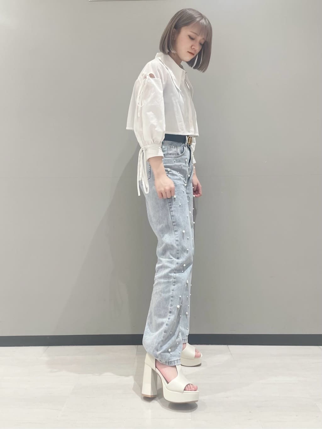 manamiさんの「ESPERANZA｜Tストラップスクエアサンダル」を使ったコーディネート