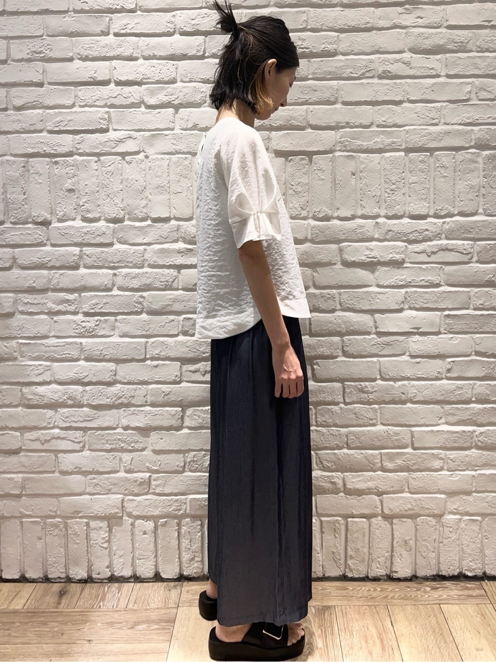 ももちぃさんの「index｜《8色展開／XS-LLサイズ》タックパフスリーブブラウス【洗濯機洗い可／吸水速乾／防シワ／抗ピル】」を使ったコーディネート