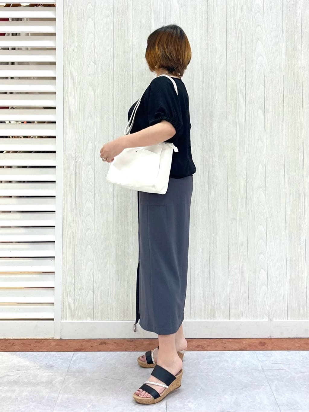 もっちさんの「SHOO･LA･RUE｜◆キラキラループマガールサンダル」を使ったコーディネート