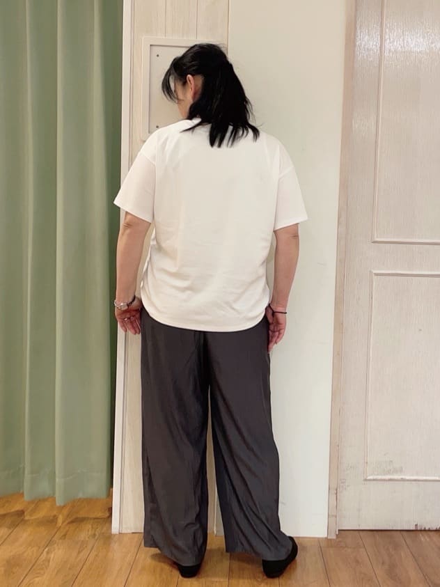 ke-yさんの「SHOO･LA･RUE｜◆【洗える】ナチュラルなシアー感が魅力 Vネックカーディガン」を使ったコーディネート