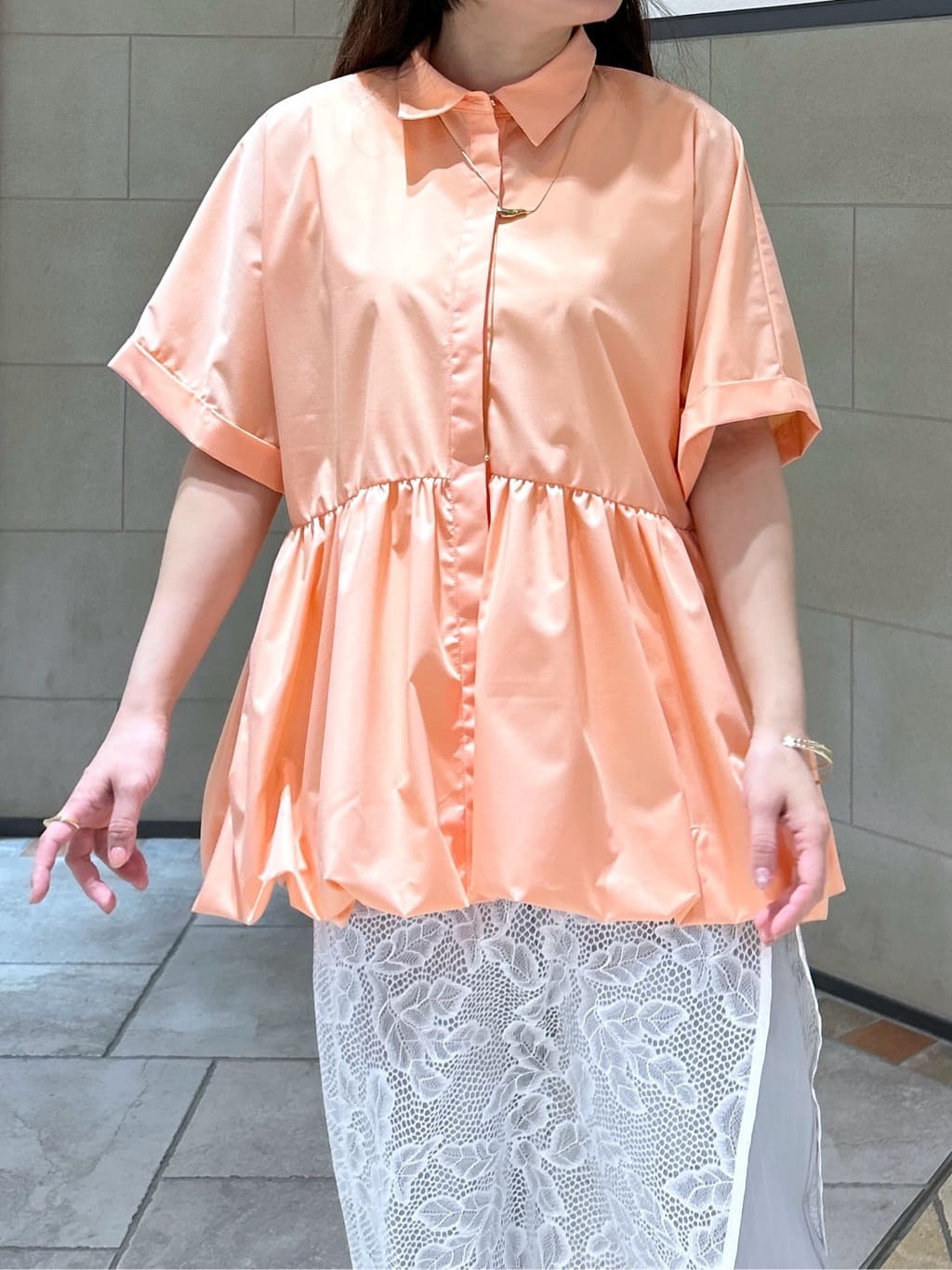 よねさんの「INDIVI｜【接触冷感／セットアップ対応】イージーテーパードパンツ【通勤・セレモニー】」を使ったコーディネート