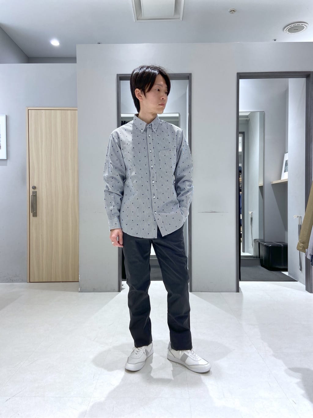 わいずみさんの「TAKEO KIKUCHI｜ハットモチーフ ジャカード ストライプ シャツ」を使ったコーディネート
