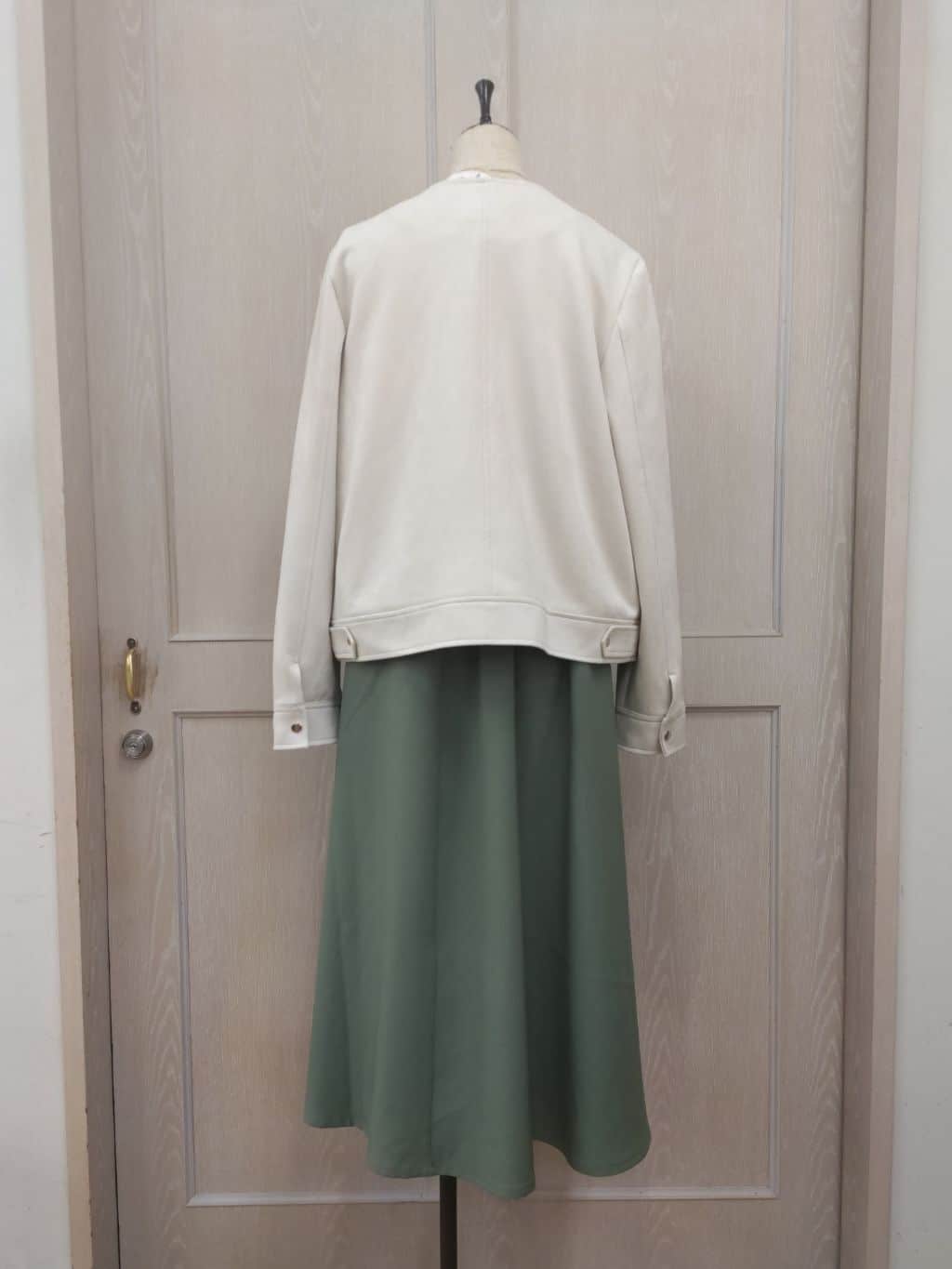 naoさんの「SHOO･LA･RUE｜◆ストレッチアーモンドトゥパンプス」を使ったコーディネート