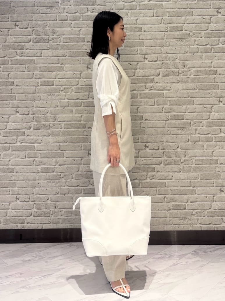 Mikoさんの「INDIVI｜◆【フリードロップ】V型バー アクセントネックレス」を使ったコーディネート