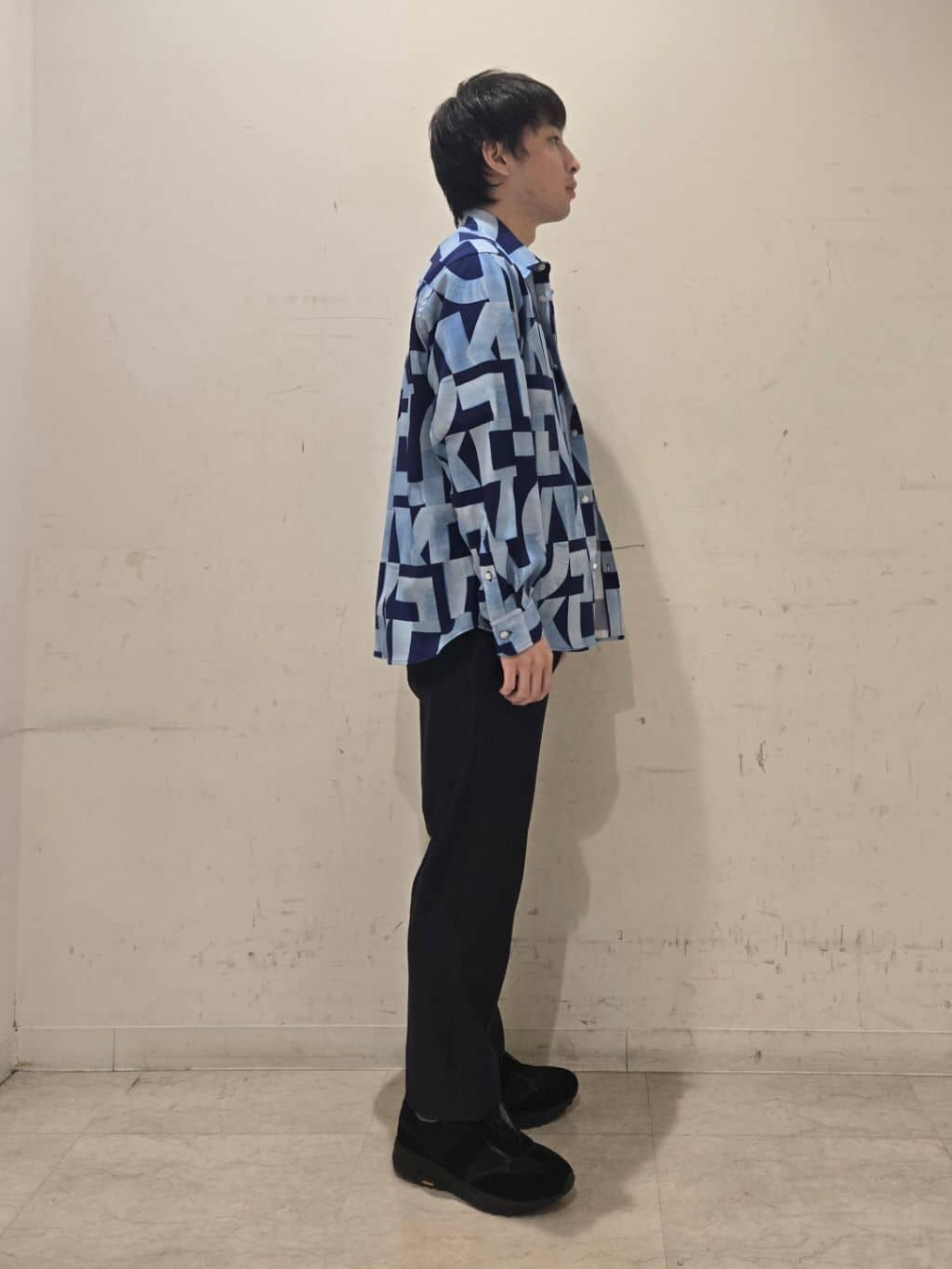 白木駆さんの「TAKEO KIKUCHI｜【抗菌防臭／5サイズ展開】ハイゲージポンチ Tシャツ」を使ったコーディネート